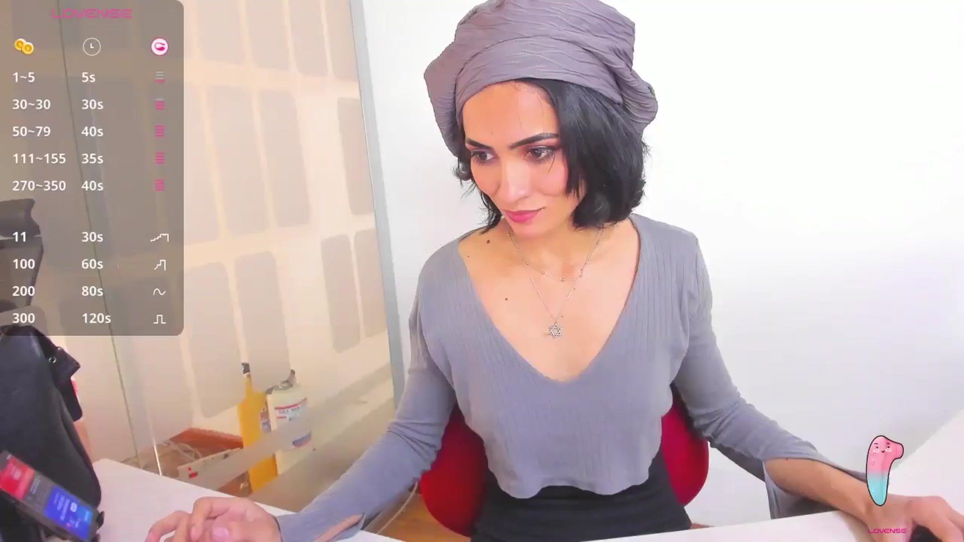 HannaClohes video thumbnail