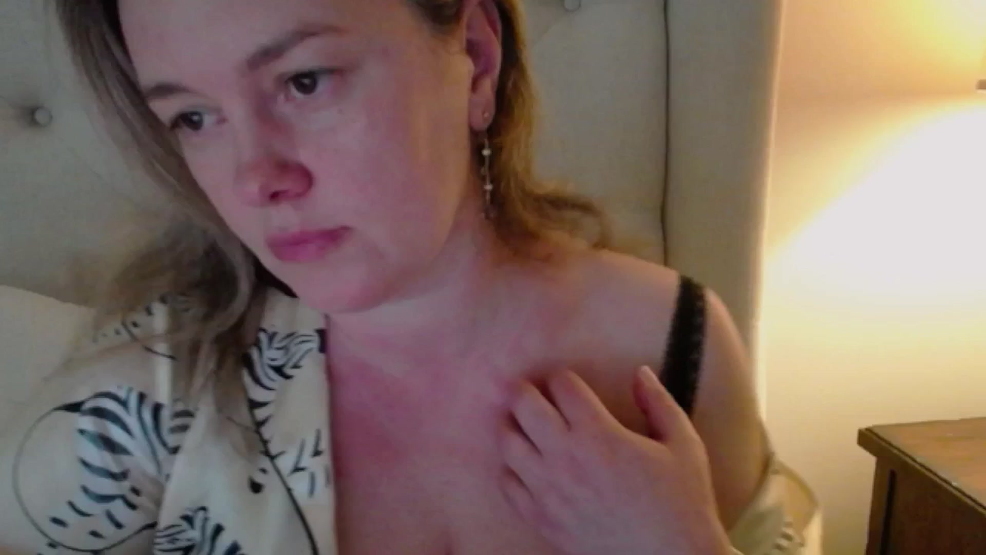 J0llye video thumbnail