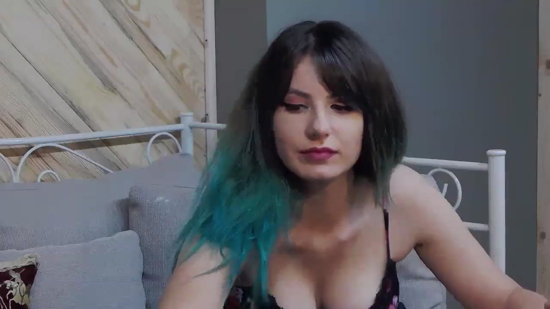 IamAzaleea video thumbnail