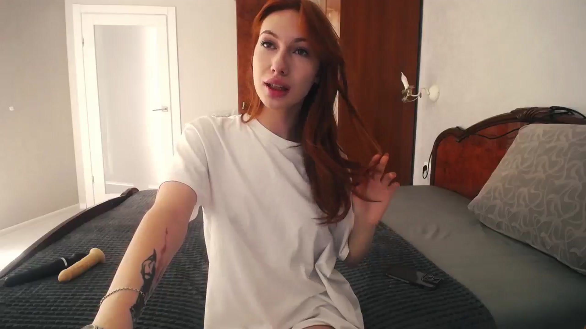 LovelyGin video thumbnail