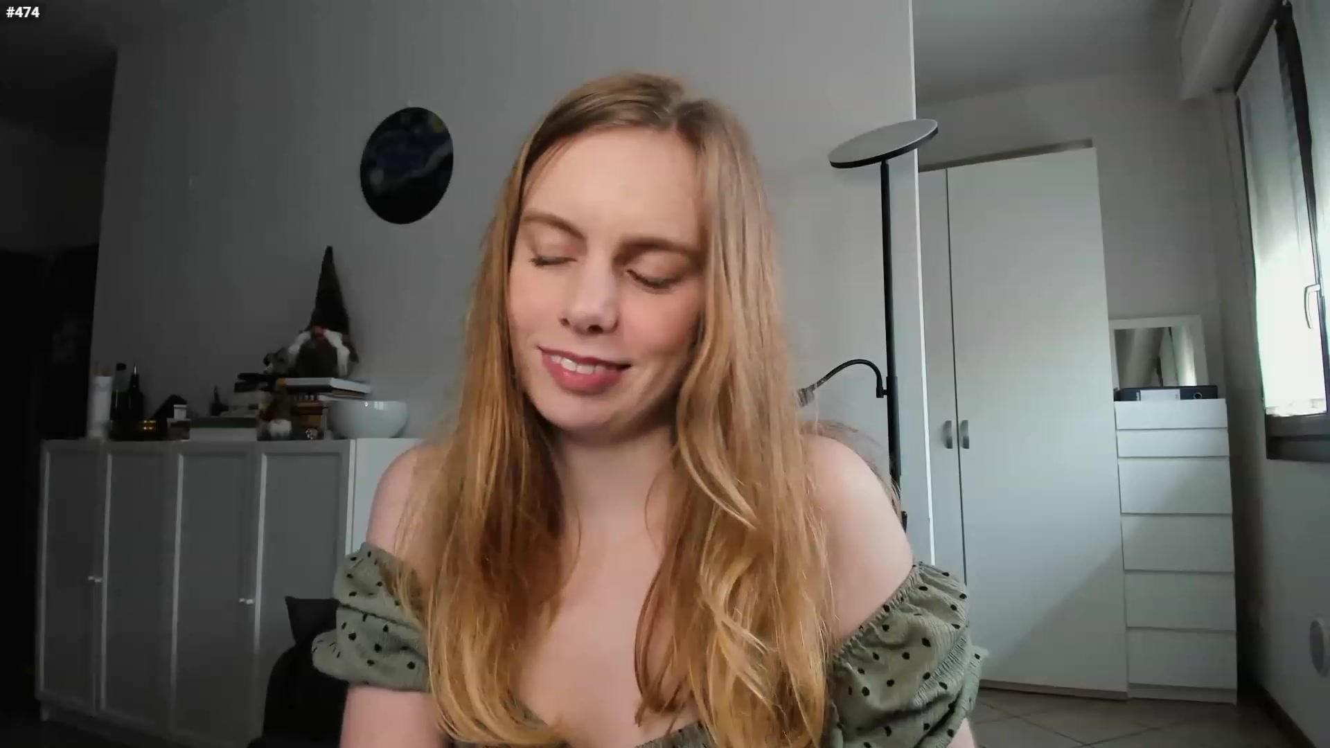 Personage video thumbnail