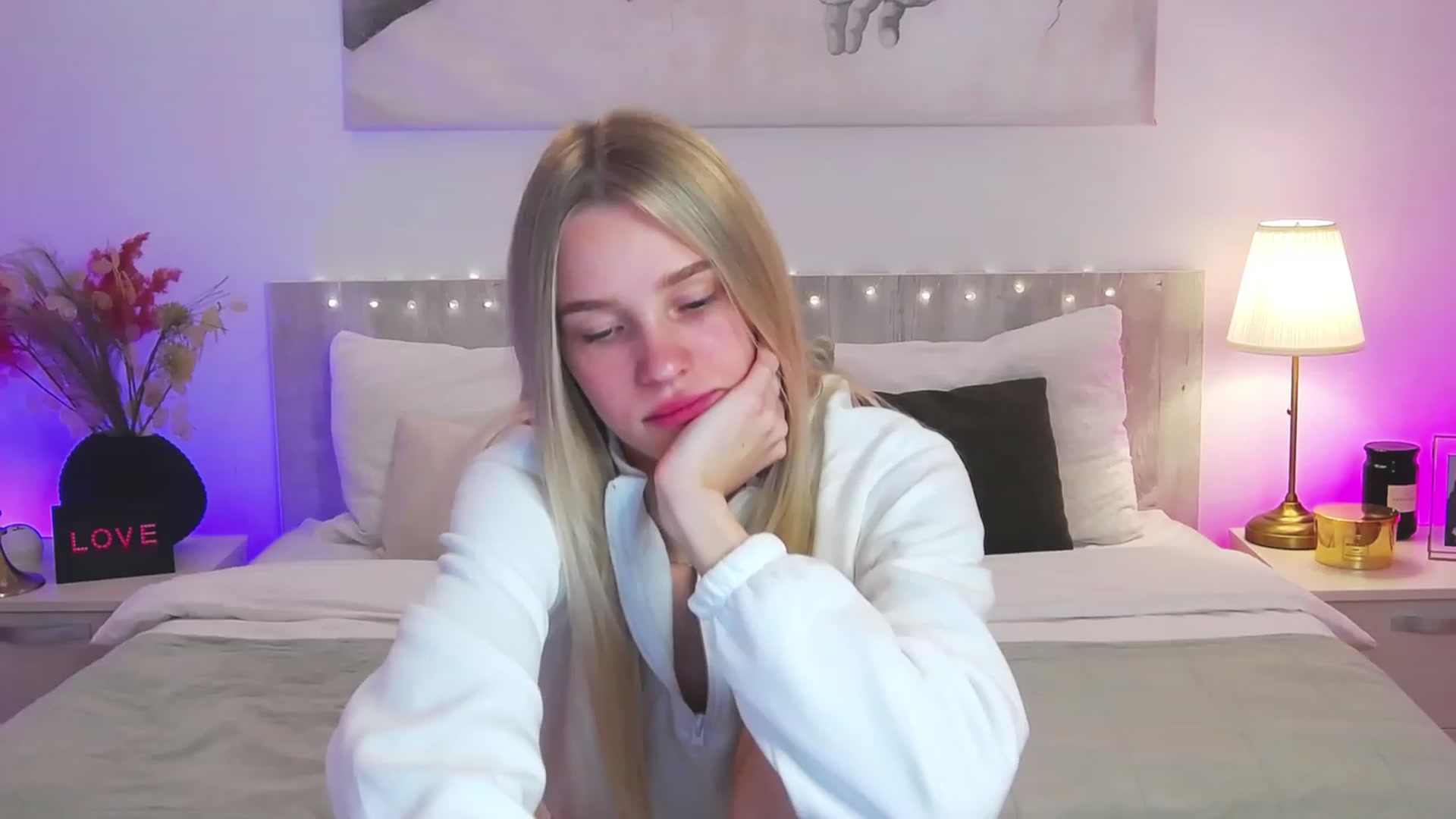 Angell_XO video thumbnail
