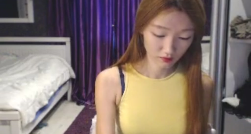 FoxyHyuna video thumbnail