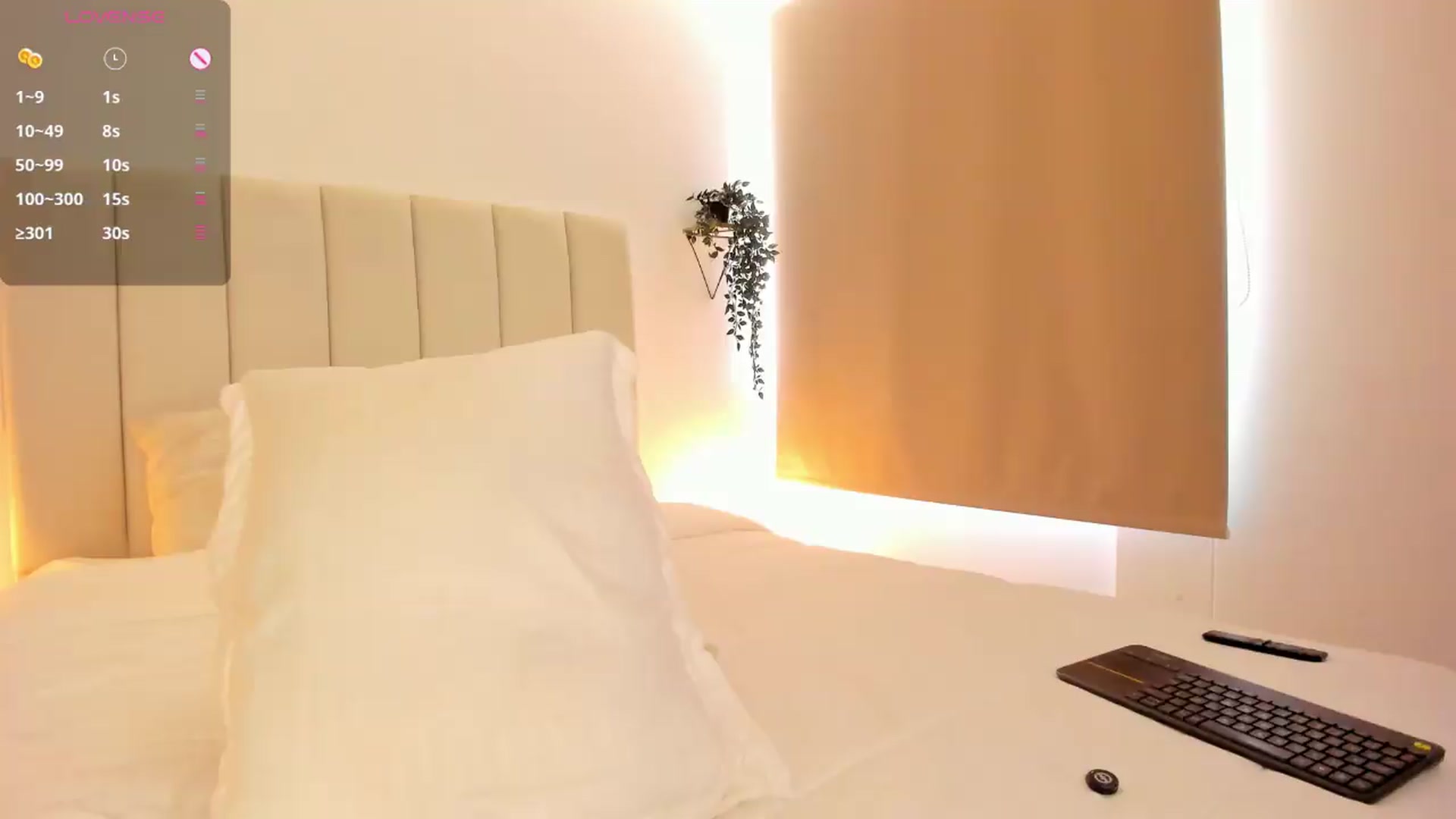 Sarah_jacobs video thumbnail
