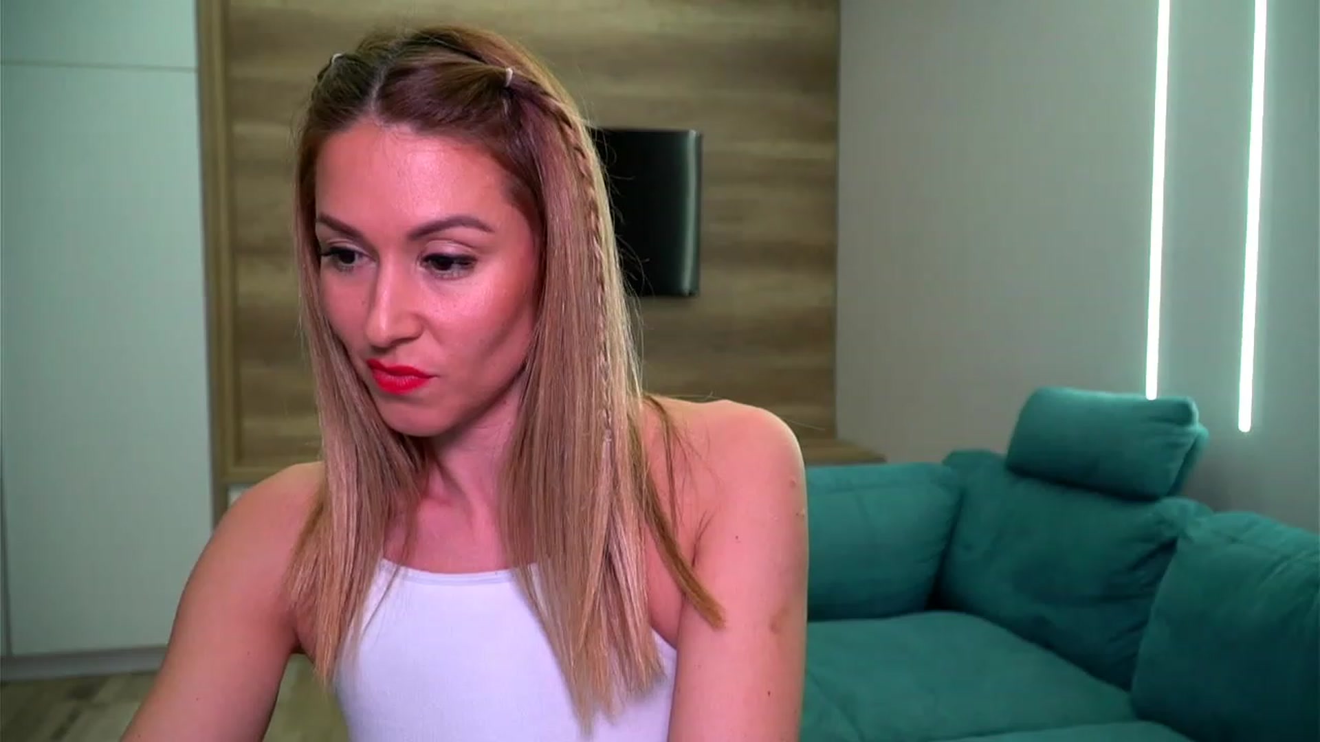 lovelylollly video thumbnail