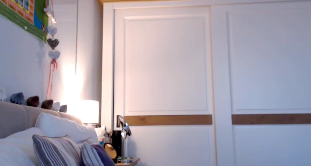Ami_White video thumbnail