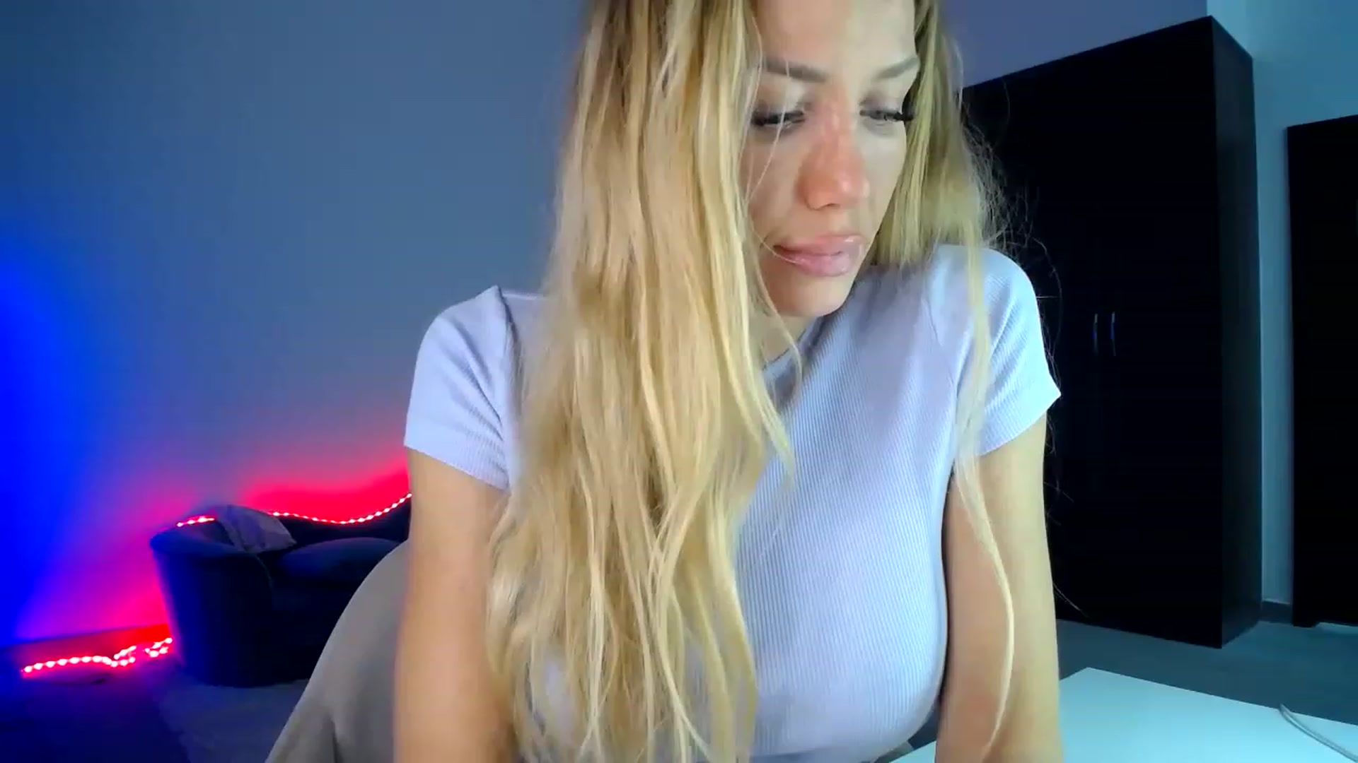 santasidechic video thumbnail