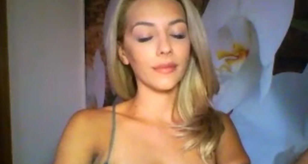 Hottiegia video thumbnail