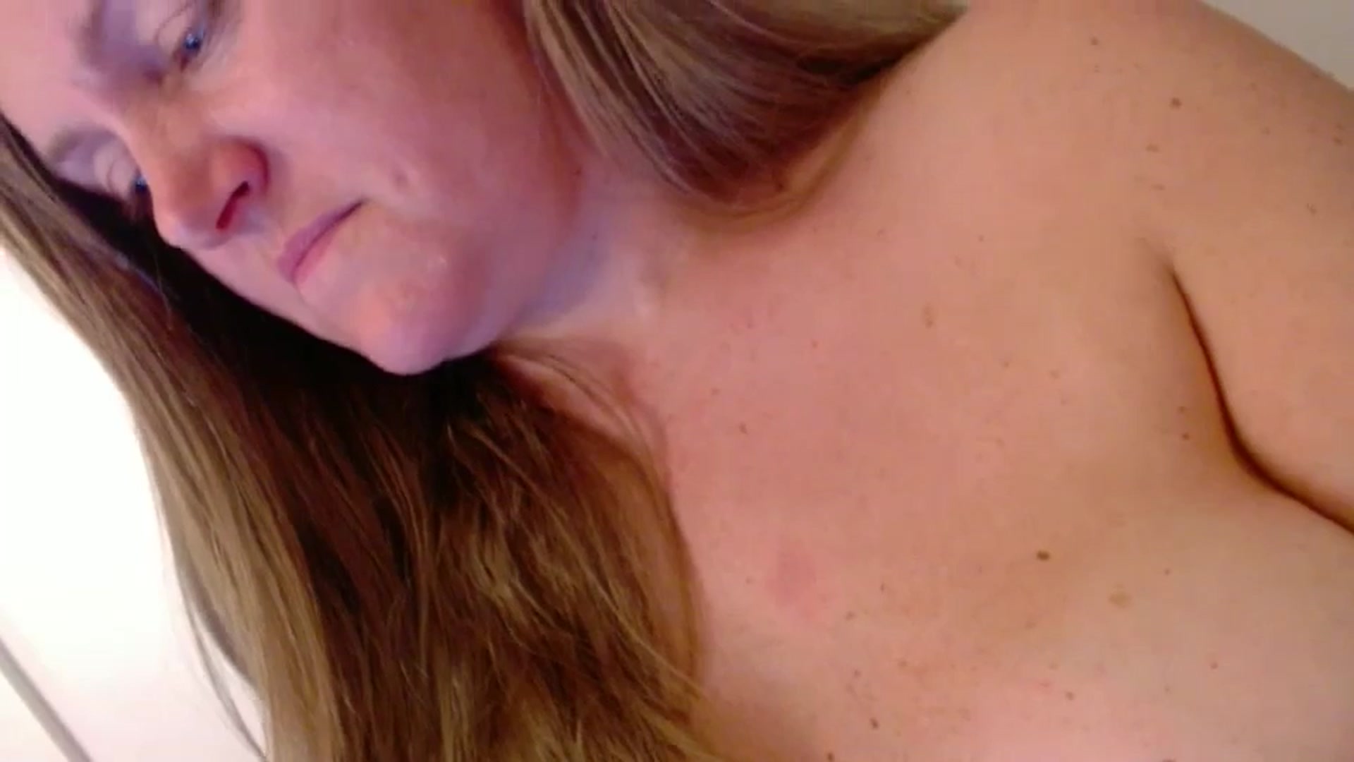 JustLily video thumbnail
