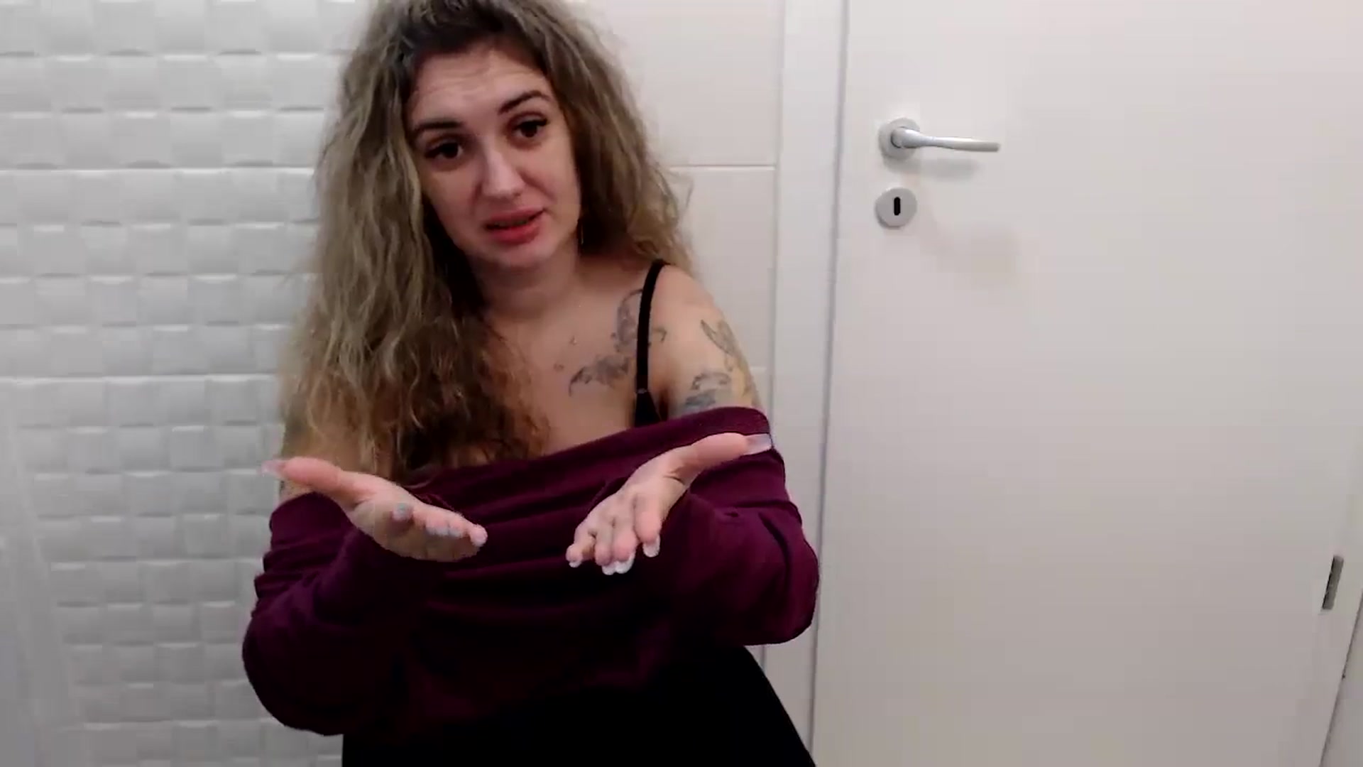 MissDivinna video thumbnail