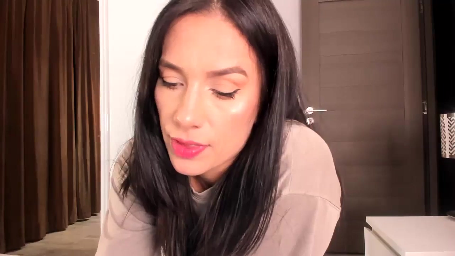 HelloAna video thumbnail