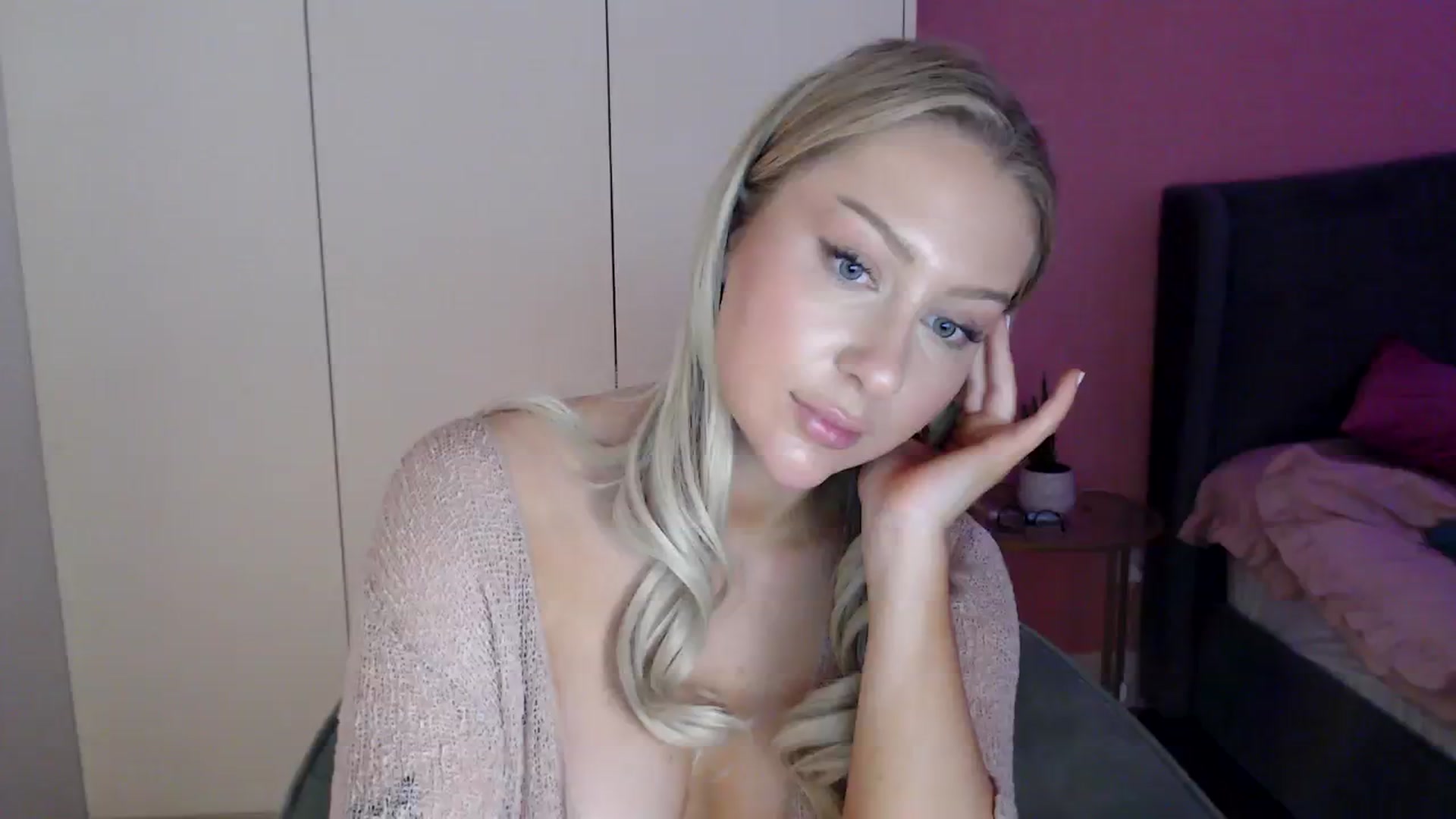 PetiteAvax video thumbnail