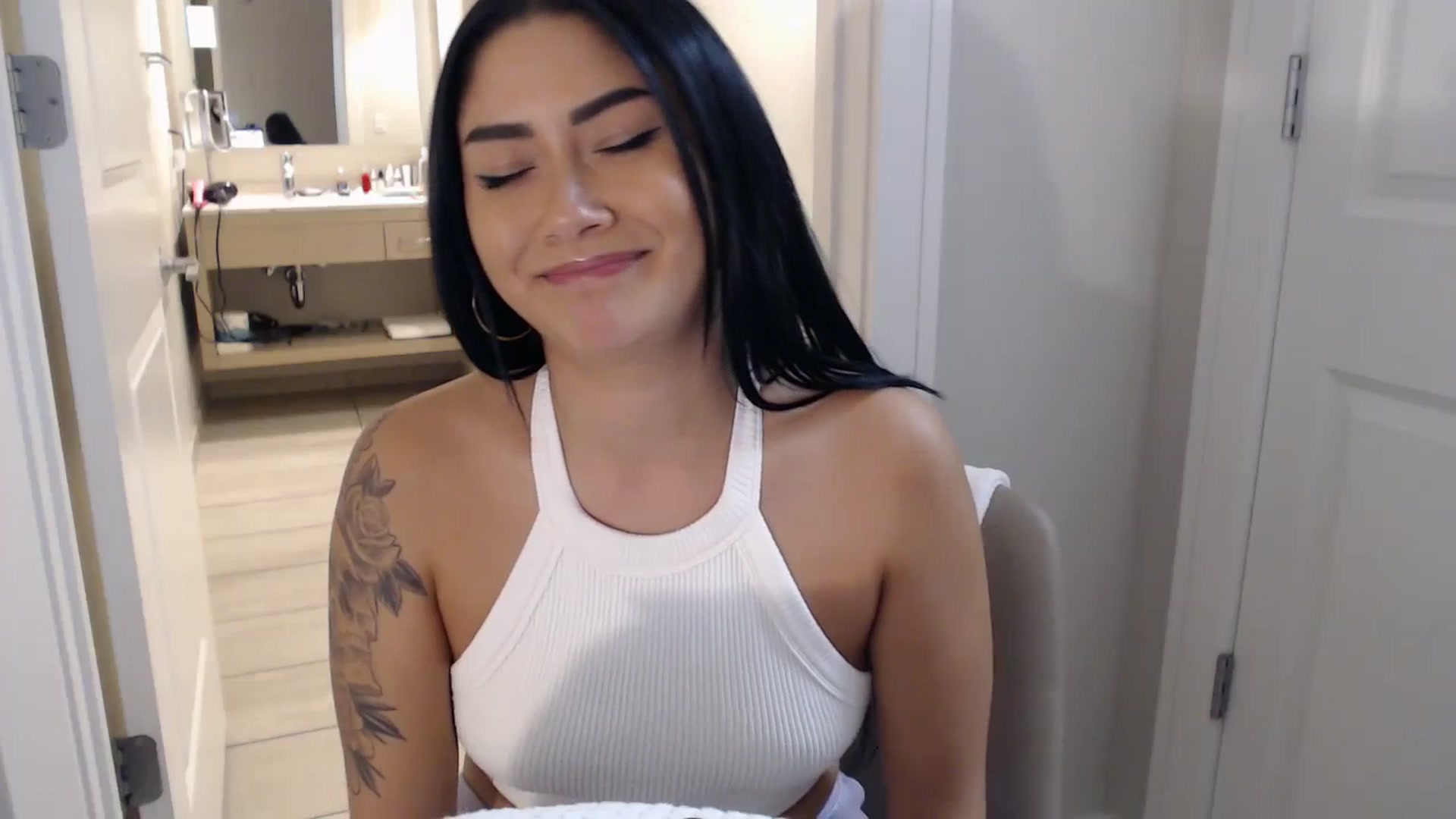 YourGoddessLu video thumbnail