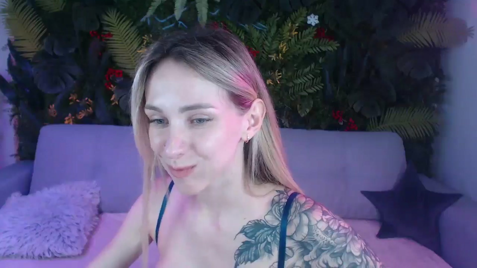 Horny_Blond video thumbnail