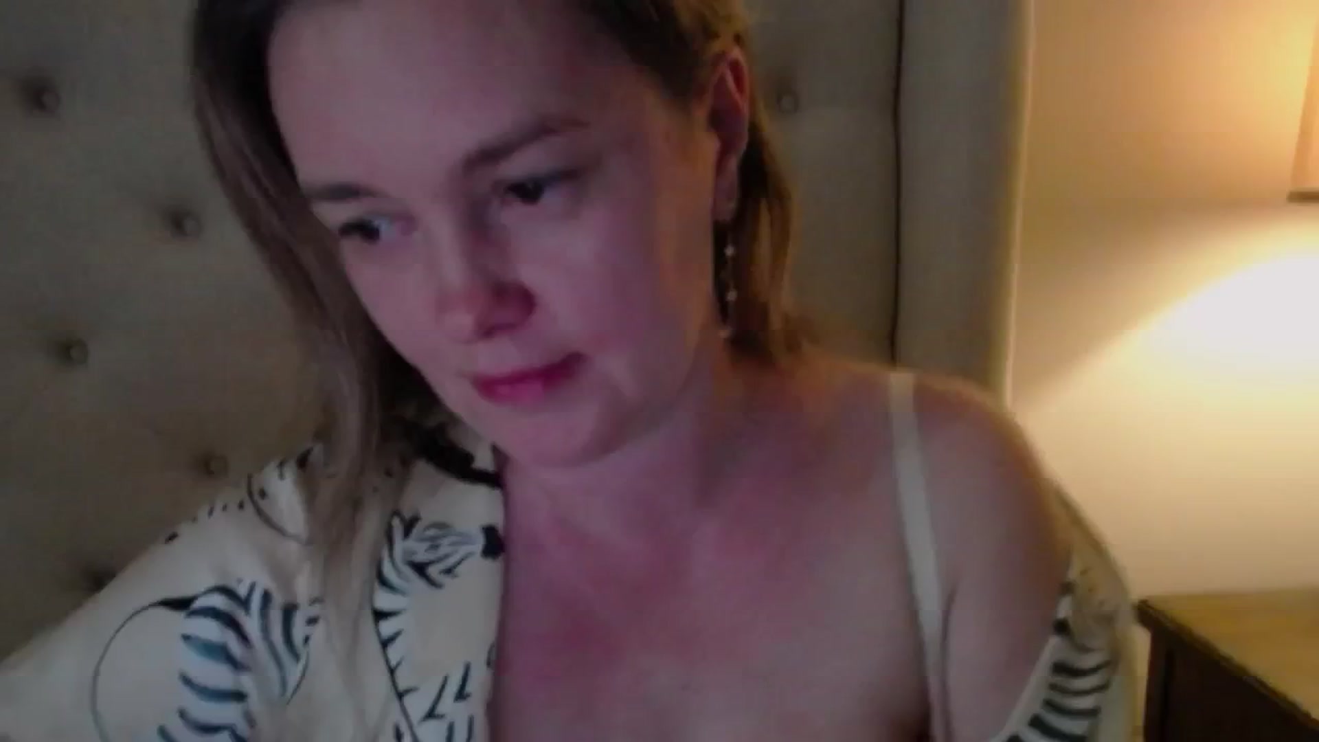 J0llye video thumbnail