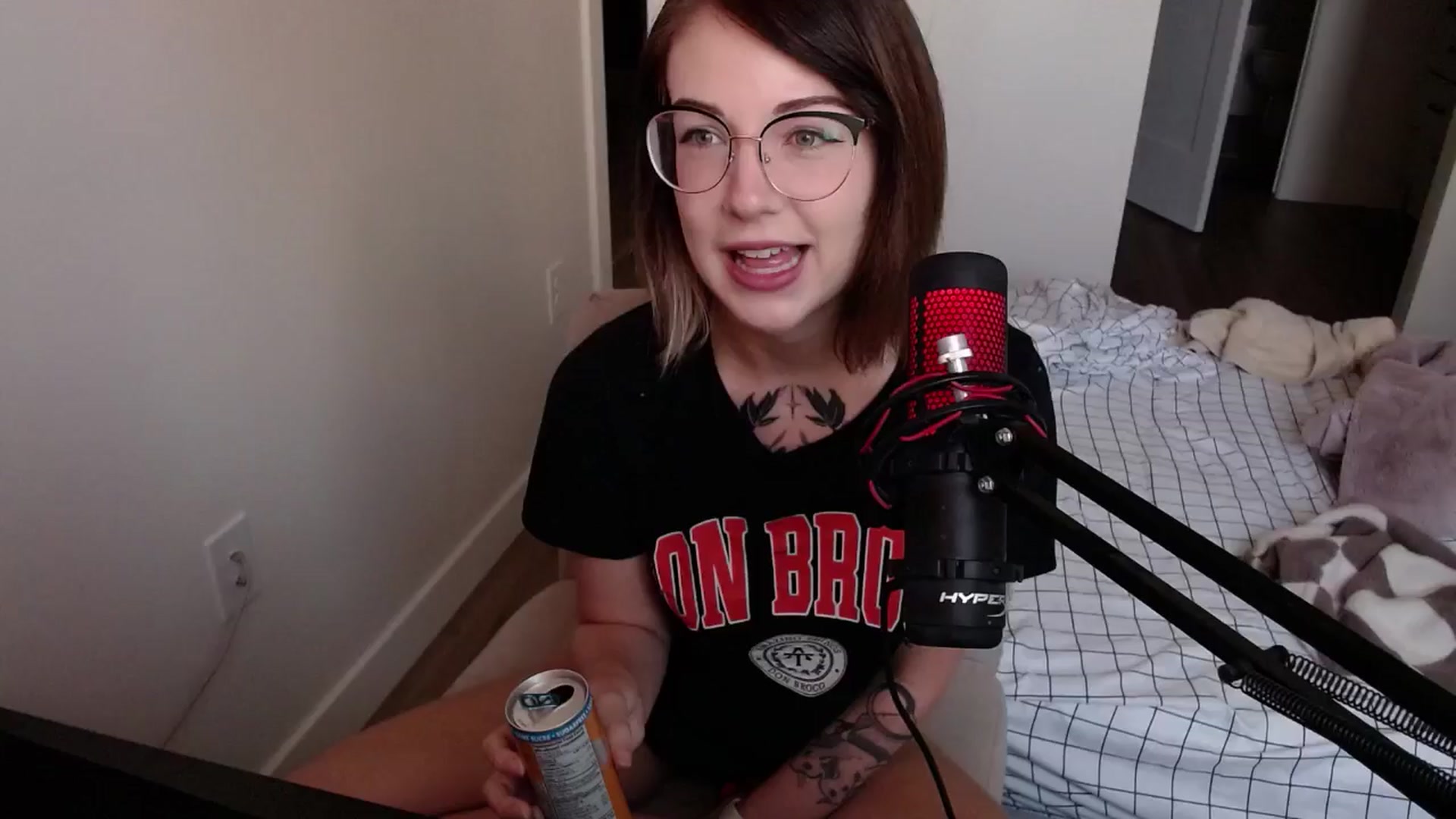 cuteholly video thumbnail