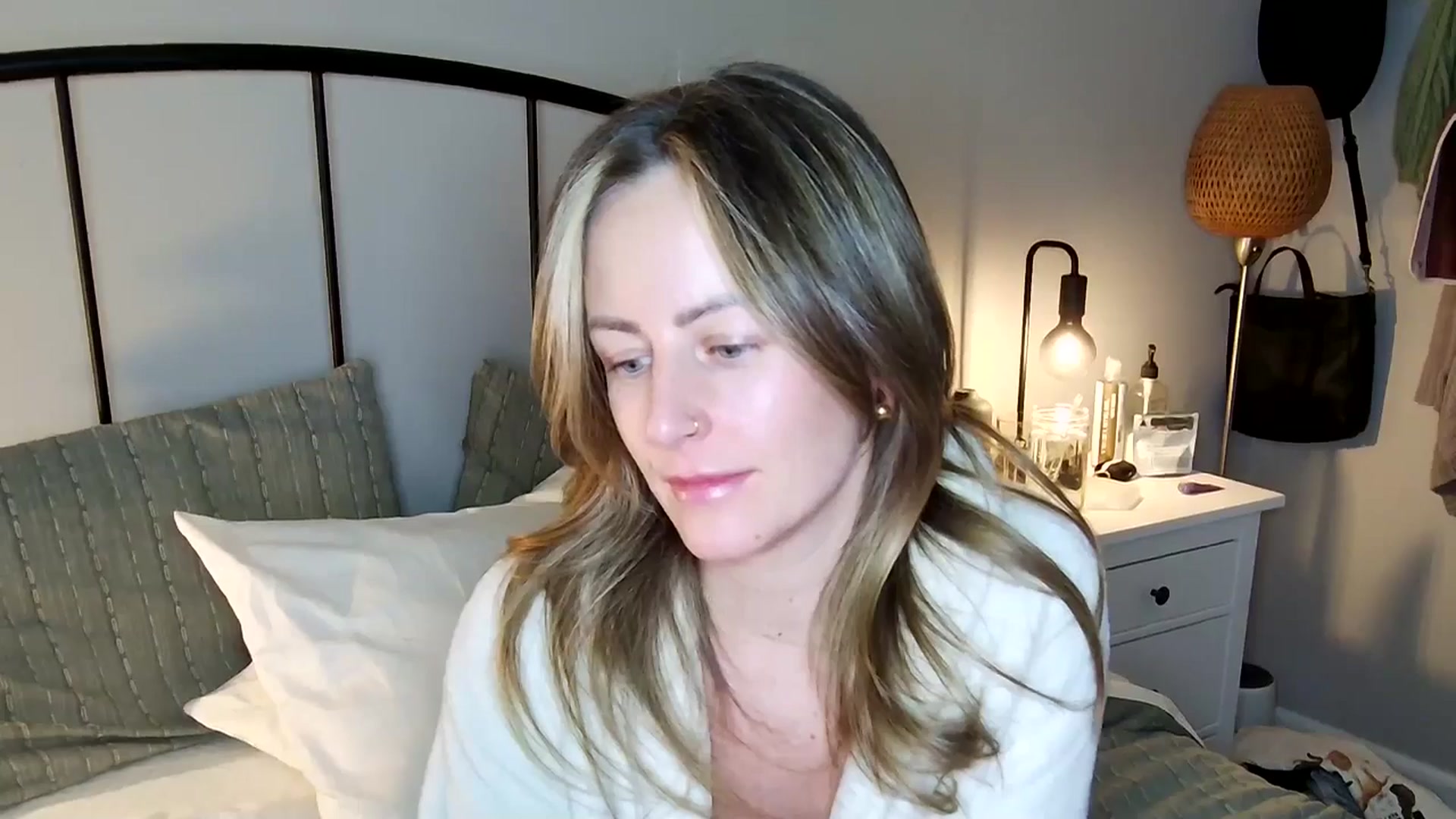 Lena_bee video thumbnail