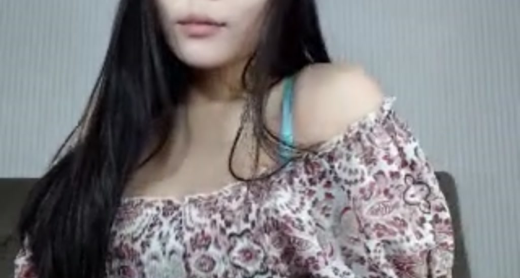 LeenaQ video thumbnail