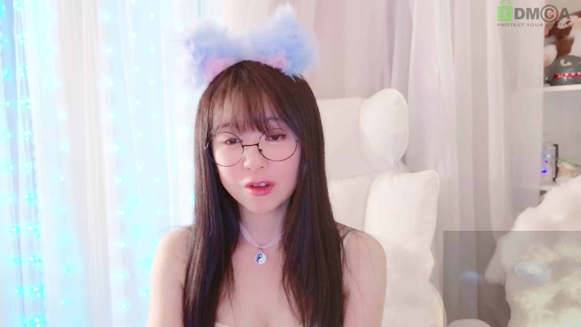 meowtheworld video thumbnail