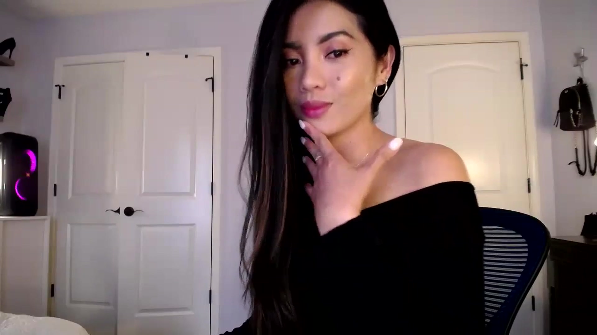 AsianLuv_4U video thumbnail