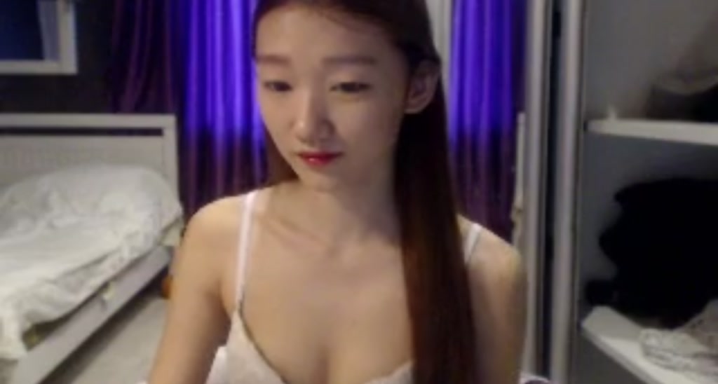 FoxyHyuna video thumbnail