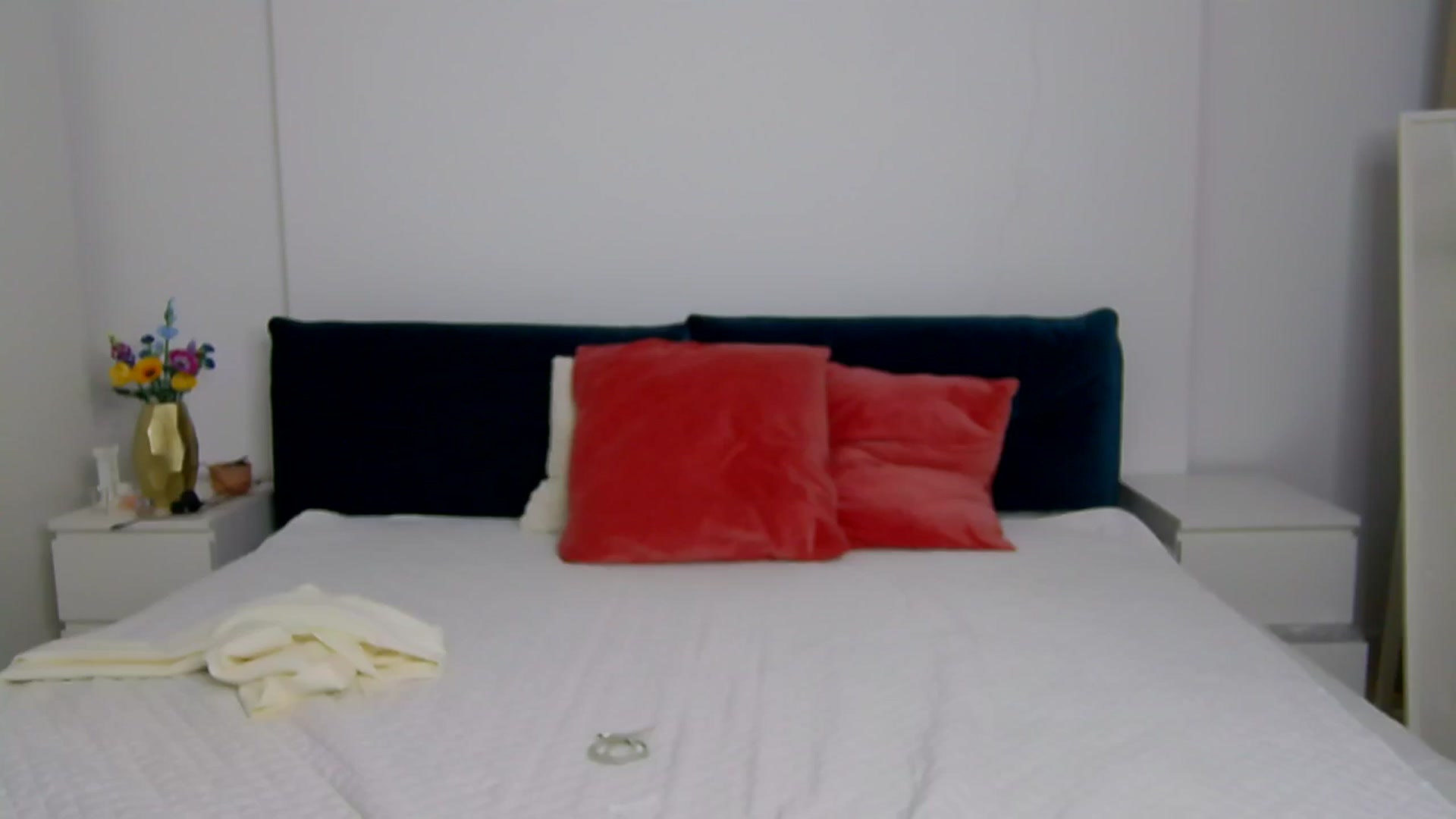 NaiaaBee video thumbnail