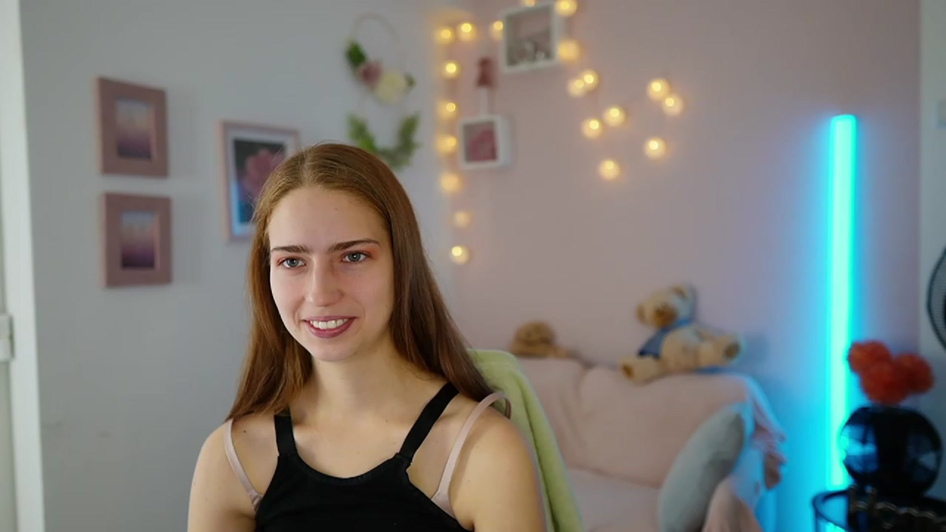 Naomi_Woods18 video thumbnail