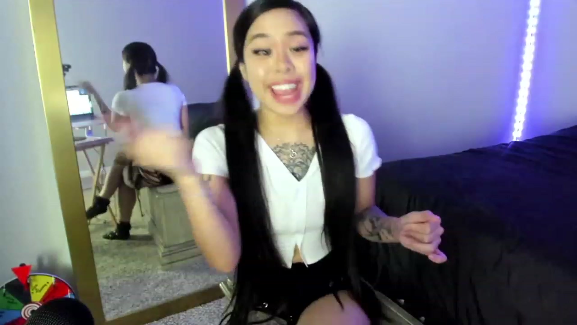 dolllface video thumbnail
