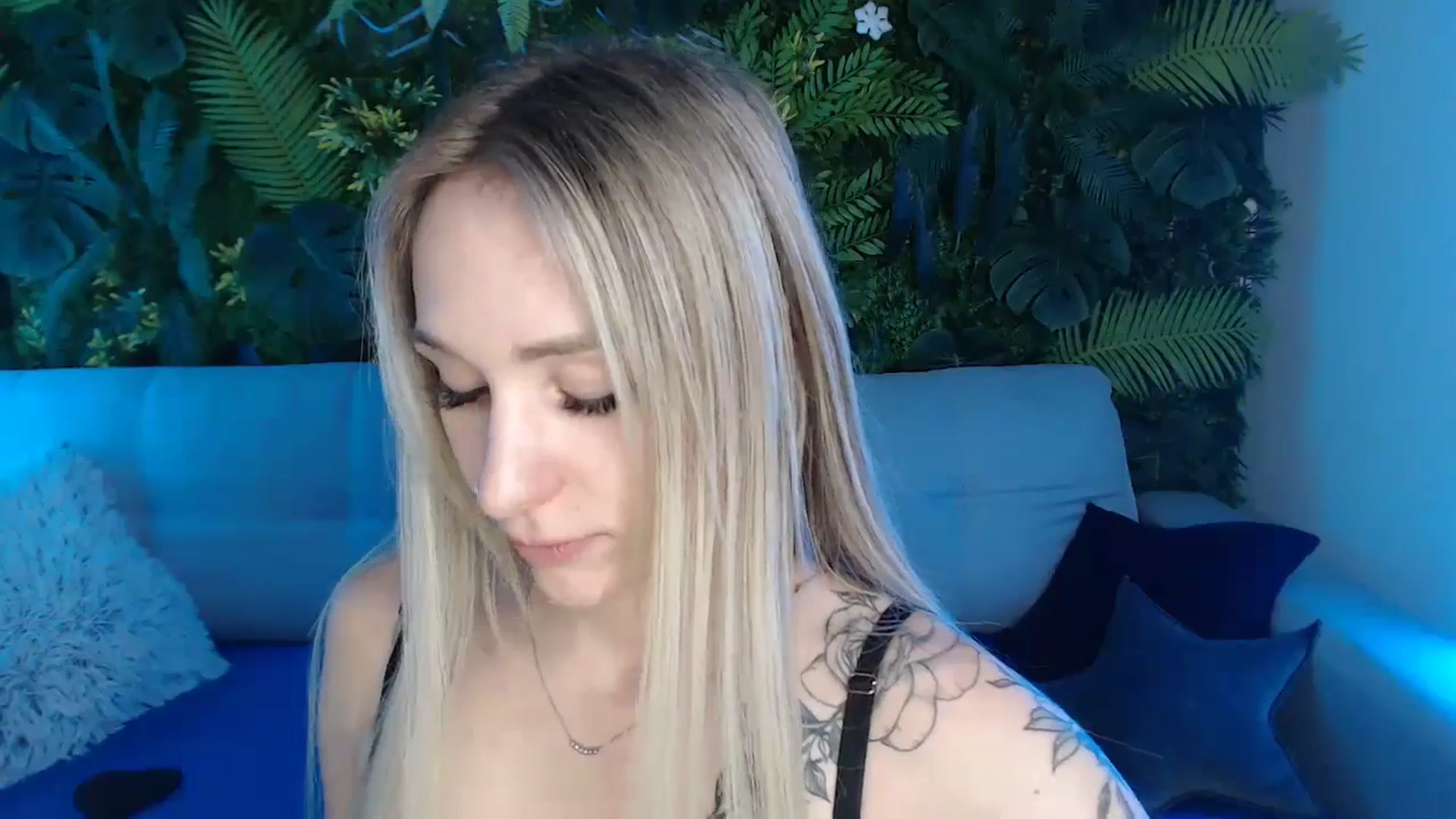 Horny_Blond video thumbnail