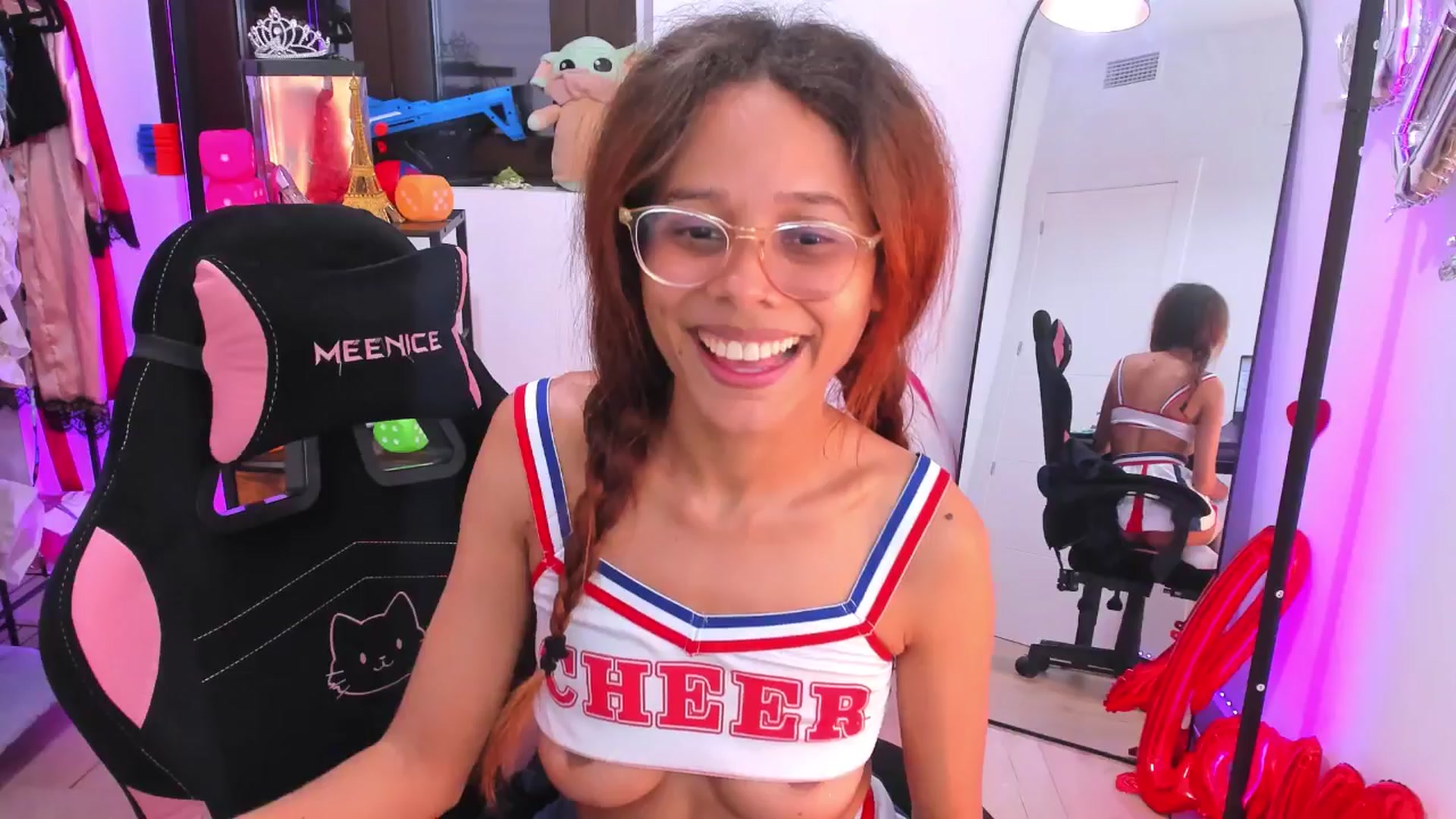 pamela_land video thumbnail