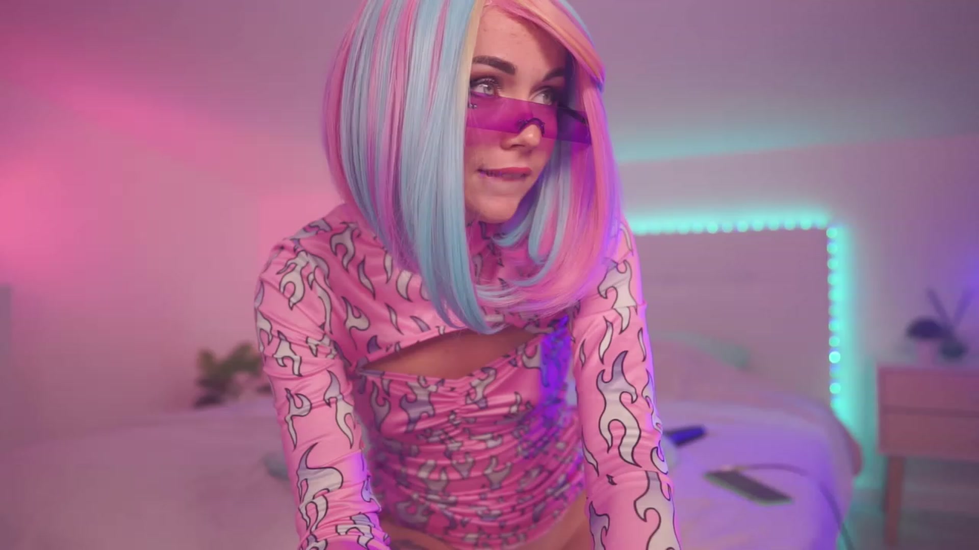 Sarah_Pink video thumbnail