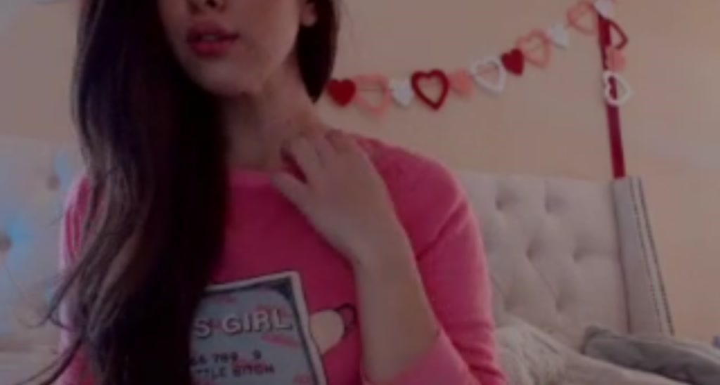 IsabelleDoll video thumbnail