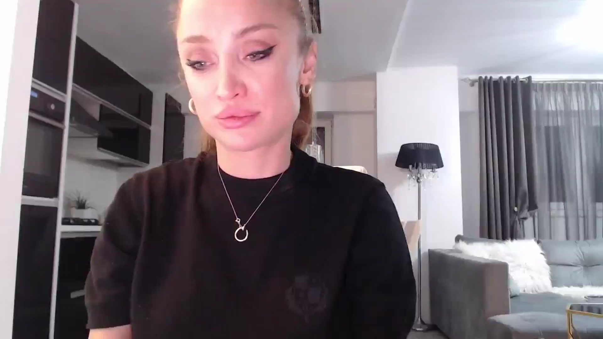Anayys video thumbnail