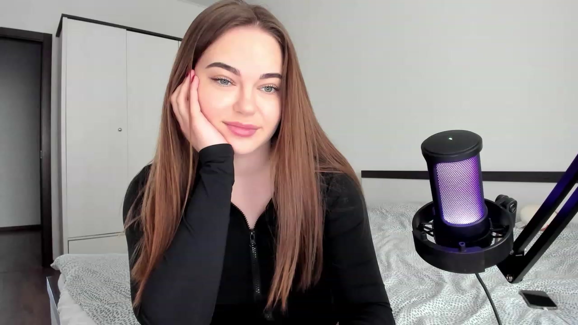 BeeTheQueen video thumbnail