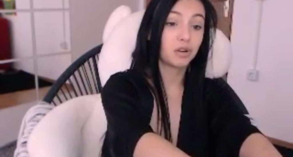 TinyKissable video thumbnail