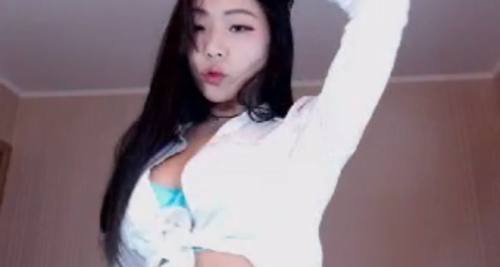 LeenaQ video thumbnail