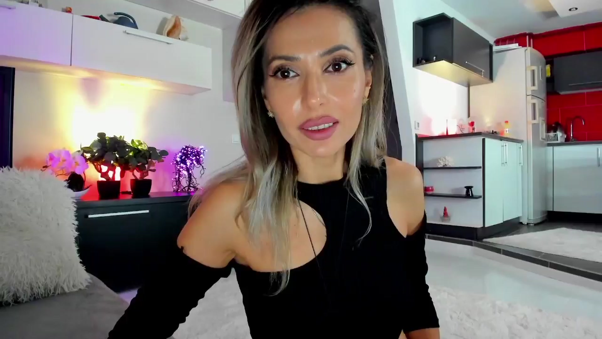 SmileyTinaa video thumbnail