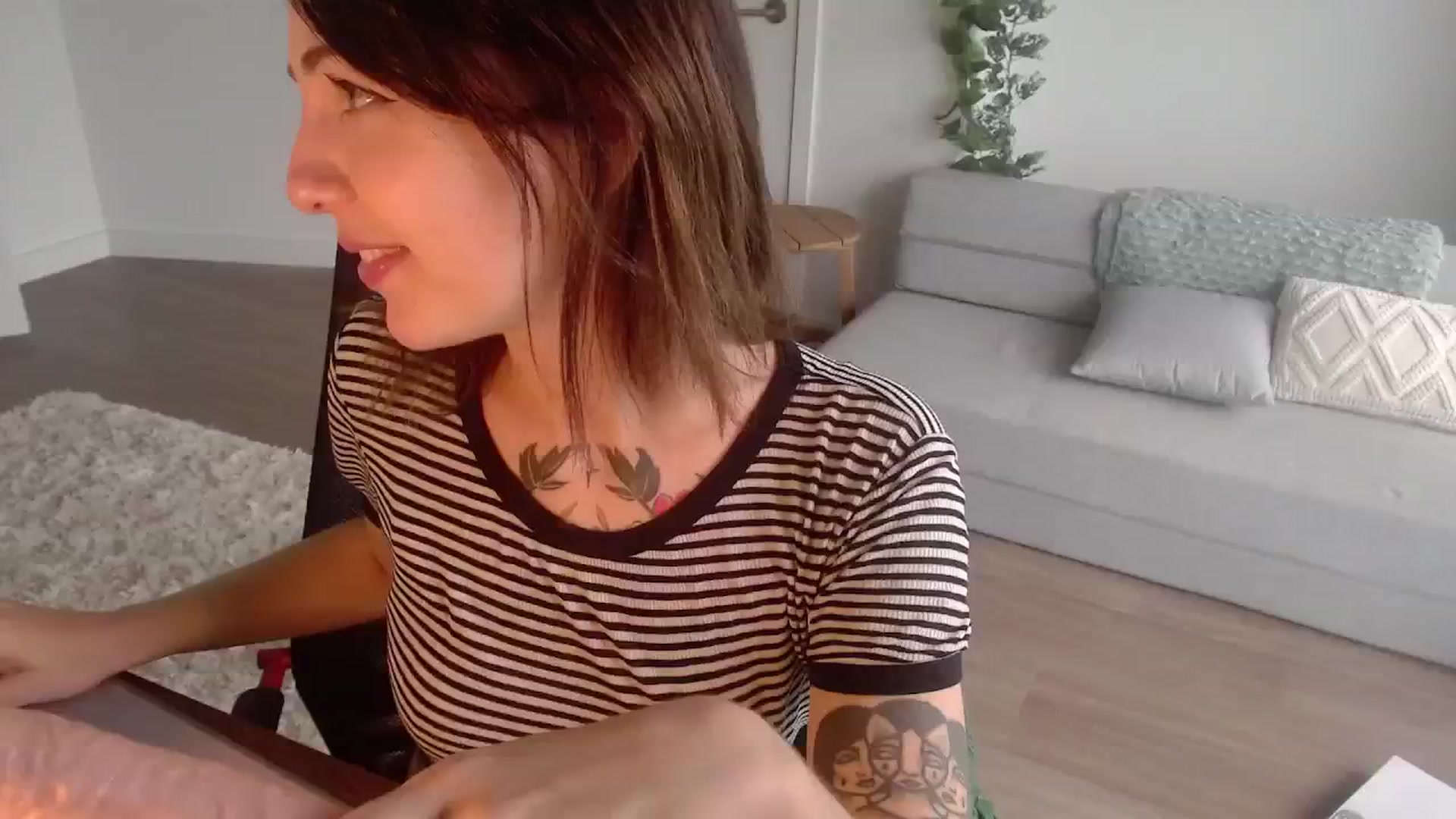 cuteholly video thumbnail