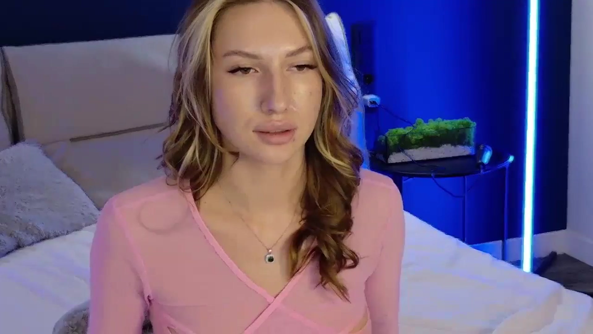 LovelyGin video thumbnail