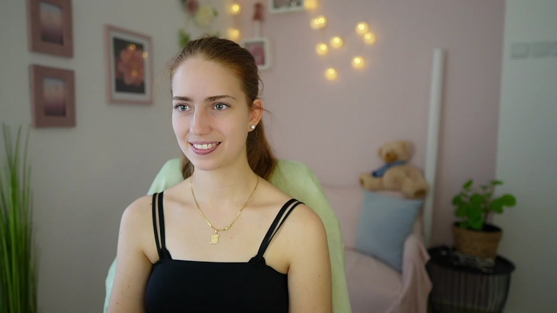 Naomi_Woods18 video thumbnail