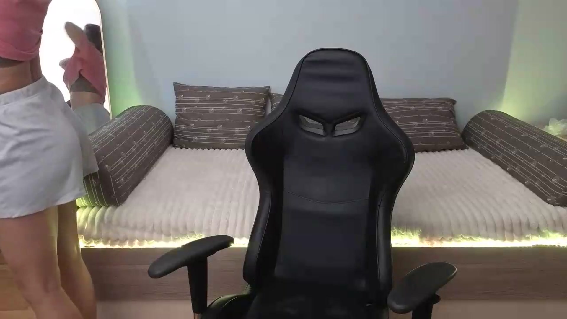 LunaMira video thumbnail