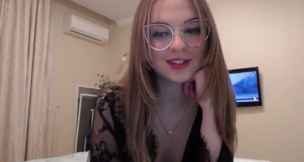 Aliannaa video thumbnail