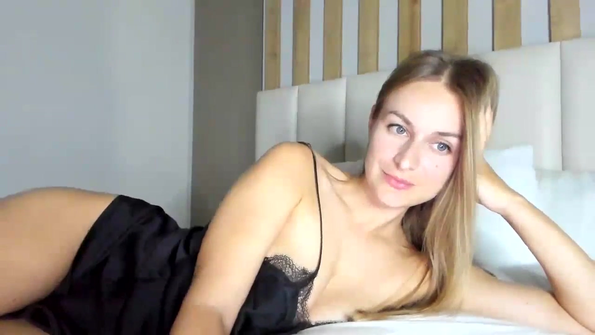 regular_girl video thumbnail