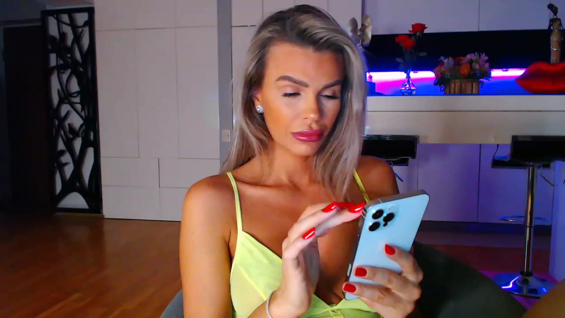 D_y_y video thumbnail