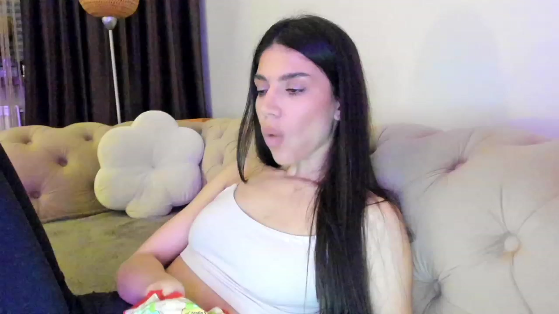 Bee_Bee video thumbnail