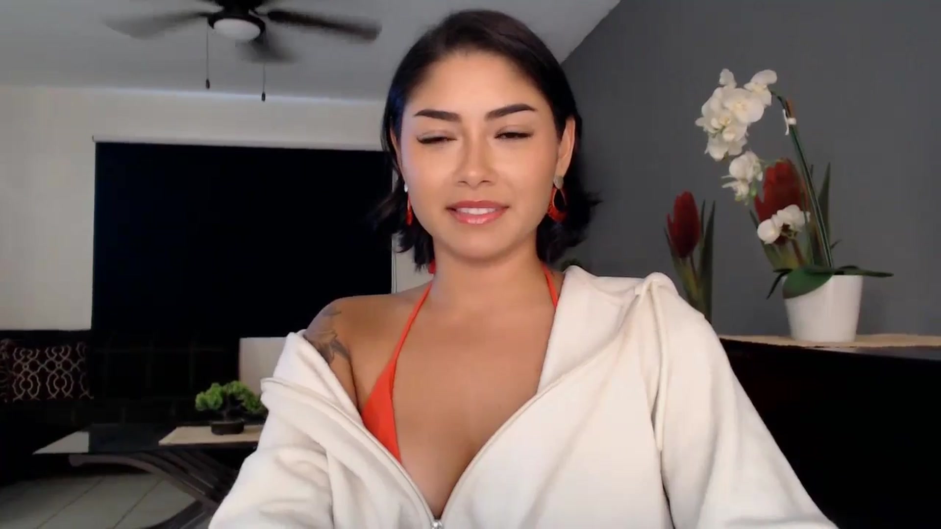 YourGoddessLu video thumbnail