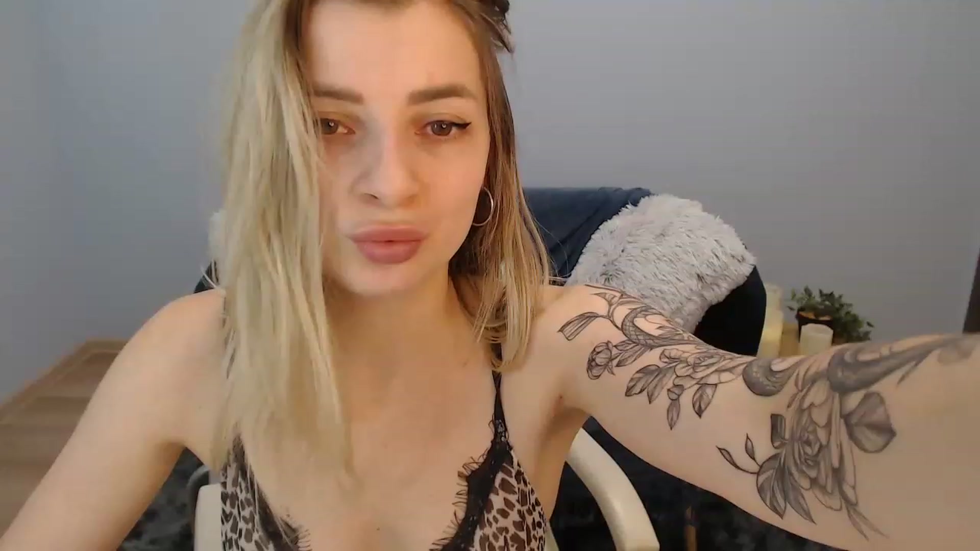 NanaFox video thumbnail