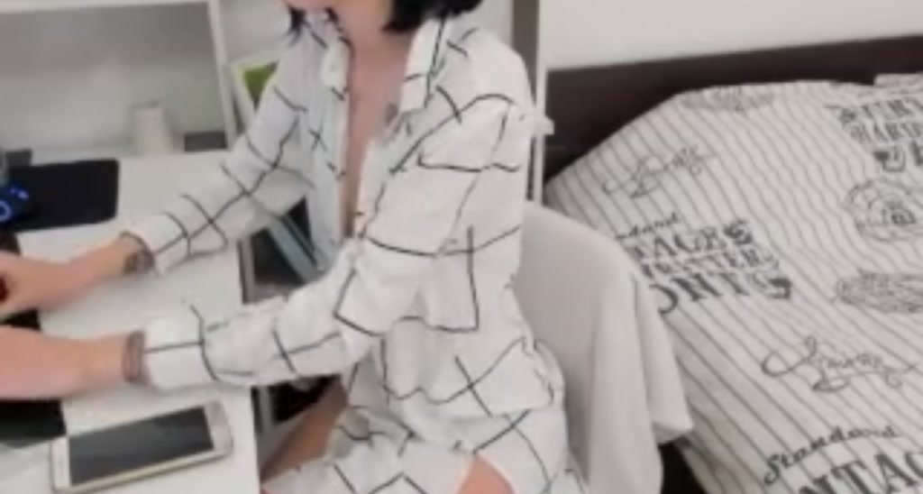 Hannah18x video thumbnail