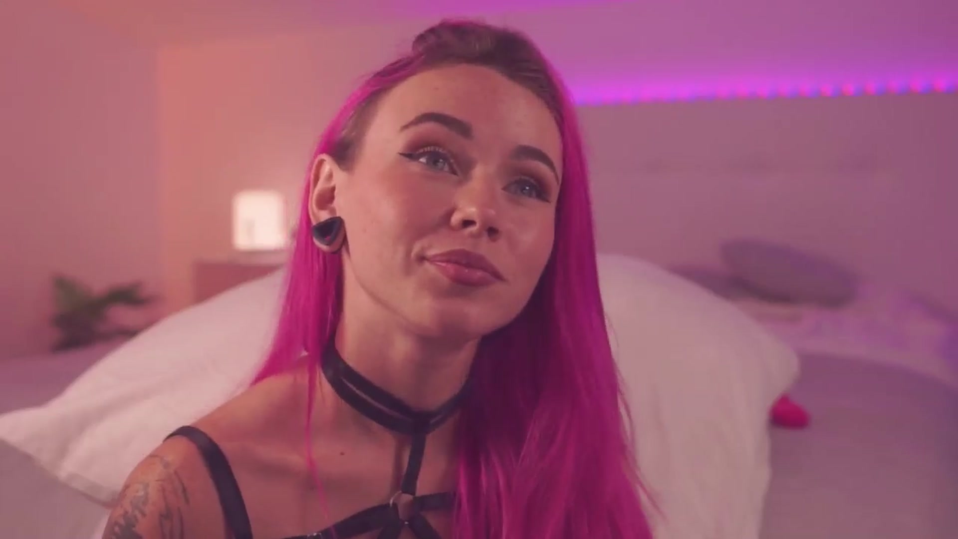 Sarah_Pink video thumbnail
