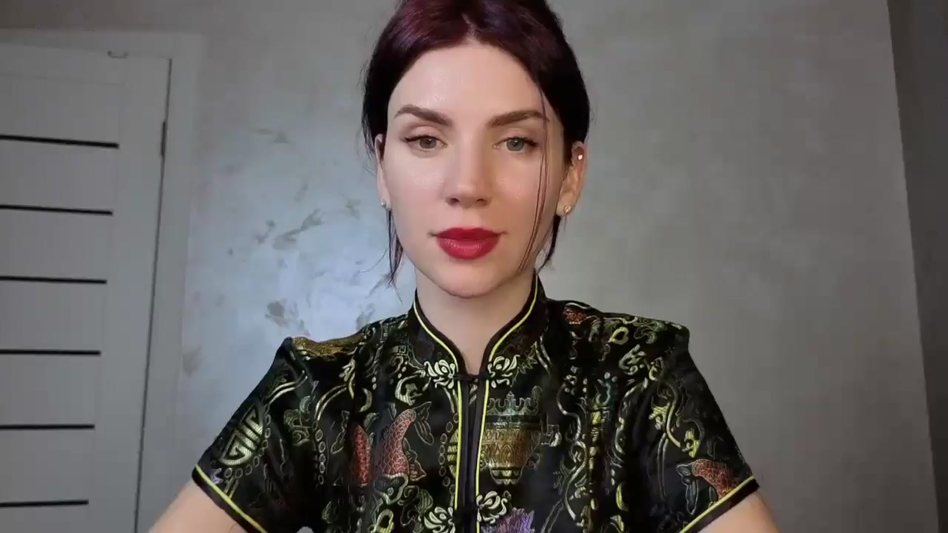 MiaLuxe video thumbnail